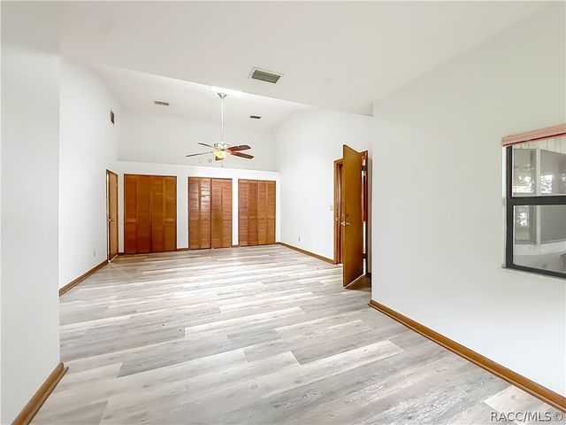 8980 E Devilsneck Road, Floral City, FL 34436