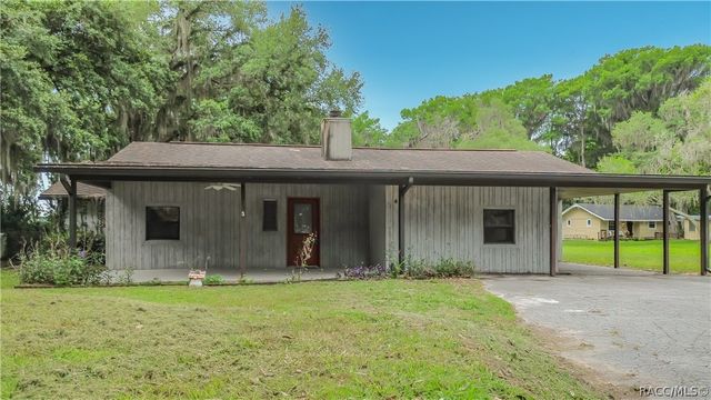 8980 E Devilsneck Road, Floral City, FL 34436