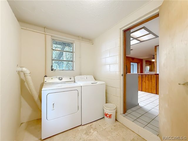 8980 E Devilsneck Road, Floral City, FL 34436