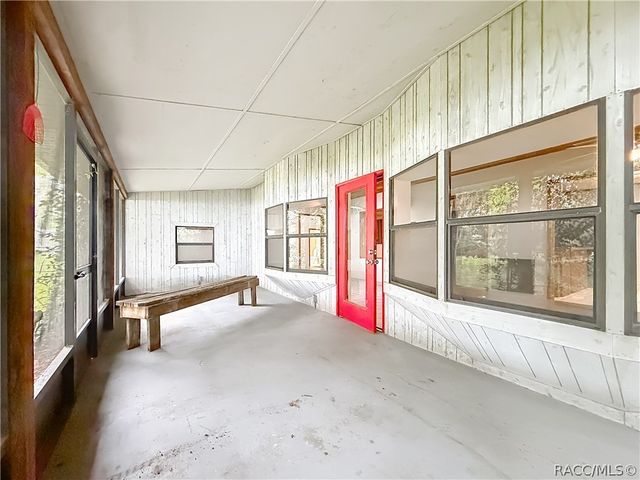 8980 E Devilsneck Road, Floral City, FL 34436
