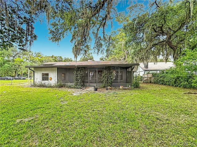 8980 E Devilsneck Road, Floral City, FL 34436