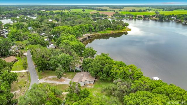 8980 E Devilsneck Road, Floral City, FL 34436