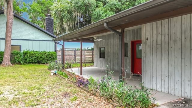 8980 E Devilsneck Road, Floral City, FL 34436