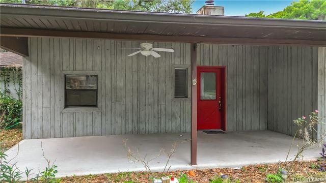 8980 E Devilsneck Road, Floral City, FL 34436