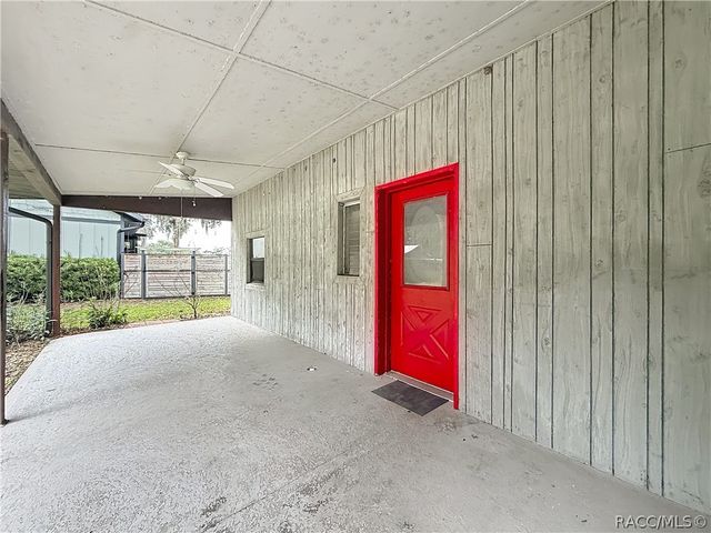 8980 E Devilsneck Road, Floral City, FL 34436