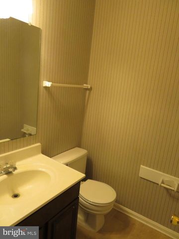 6907 FORBES BLVD, Lanham, MD 20706