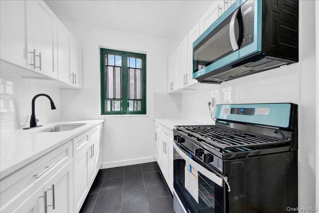 1569 metropolitan Avenue 4g, Bronx, NY 10462