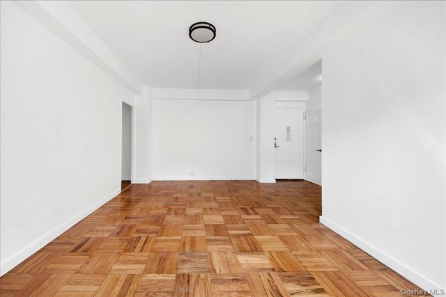 1569 metropolitan Avenue 4g, Bronx, NY 10462