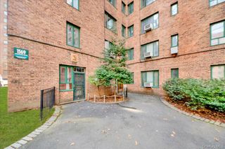 1569 metropolitan Avenue 4g, Bronx, NY 10462