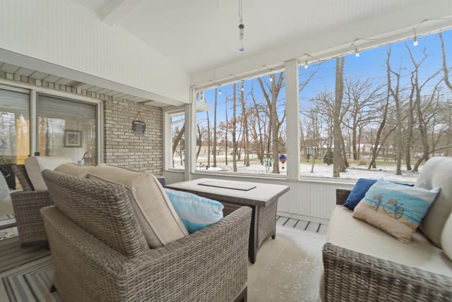 2210 E 9th Place, Hobart, IN 46342