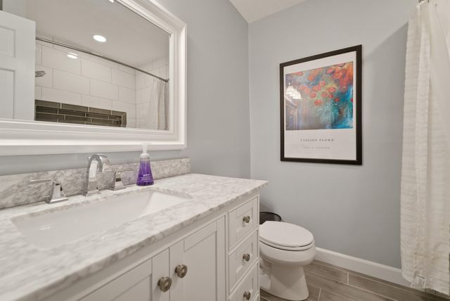 2210 E 9th Place, Hobart, IN 46342