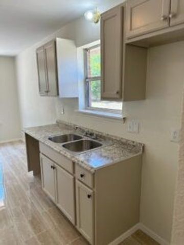 225 Brook Circle, Krum, TX 76249