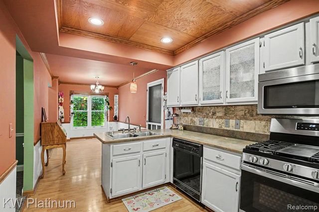 15640 Orchard Ridge Drive, Clinton Township, MI 48038
