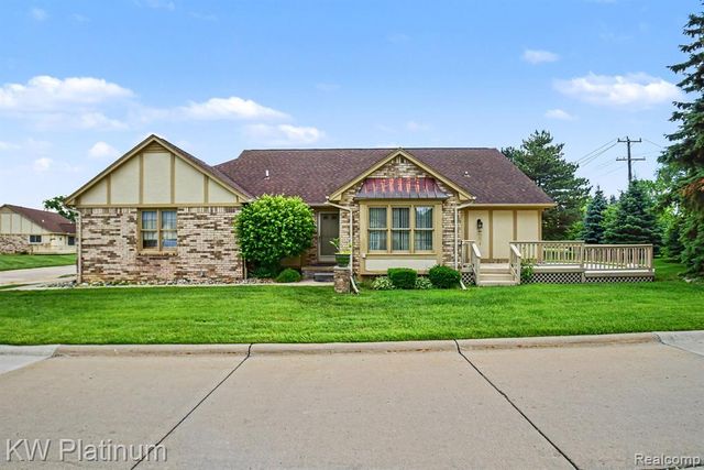 15640 Orchard Ridge Drive, Clinton Township, MI 48038