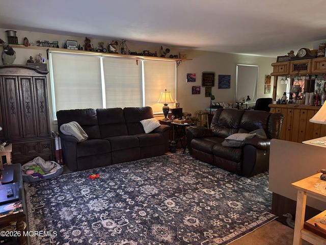 8 Western Drive, Howell, NJ 07731