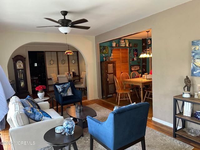 8 Western Drive, Howell, NJ 07731