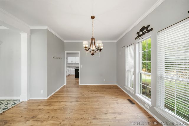204 N Sweet Gum Avenue, Broken Arrow, OK 74012