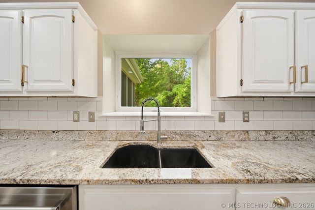 204 N Sweet Gum Avenue, Broken Arrow, OK 74012