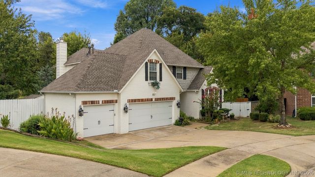 204 N Sweet Gum Avenue, Broken Arrow, OK 74012