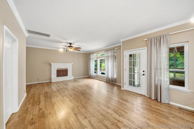 204 N Sweet Gum Avenue, Broken Arrow, OK 74012