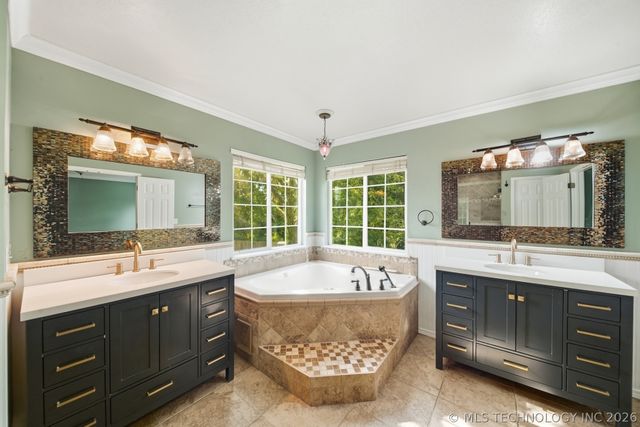 204 N Sweet Gum Avenue, Broken Arrow, OK 74012