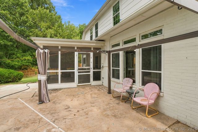 204 N Sweet Gum Avenue, Broken Arrow, OK 74012