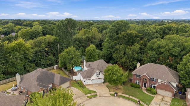 204 N Sweet Gum Avenue, Broken Arrow, OK 74012