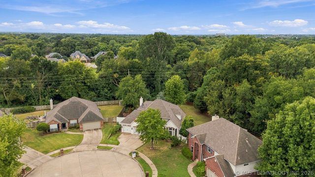 204 N Sweet Gum Avenue, Broken Arrow, OK 74012