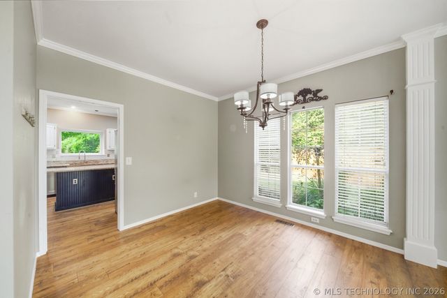 204 N Sweet Gum Avenue, Broken Arrow, OK 74012
