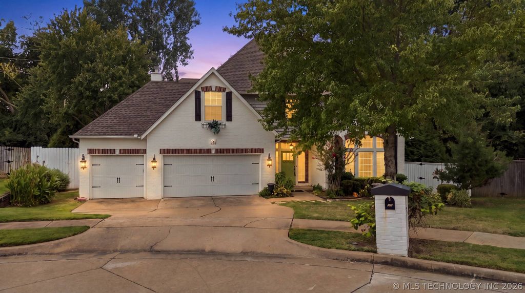 204 N Sweet Gum Avenue, Broken Arrow, OK 74012