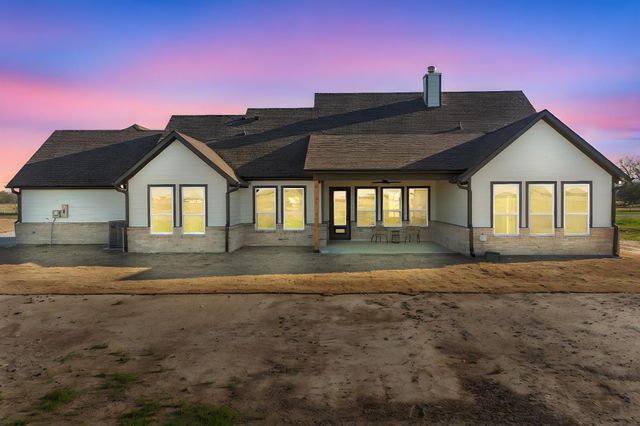 208 VZ County Road 3910, Wills Point, TX 75169
