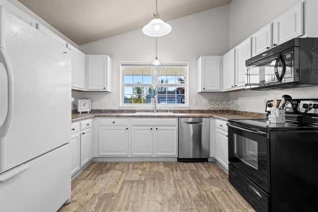 52 RUSHMORE LANE, Hartford, WI 53027