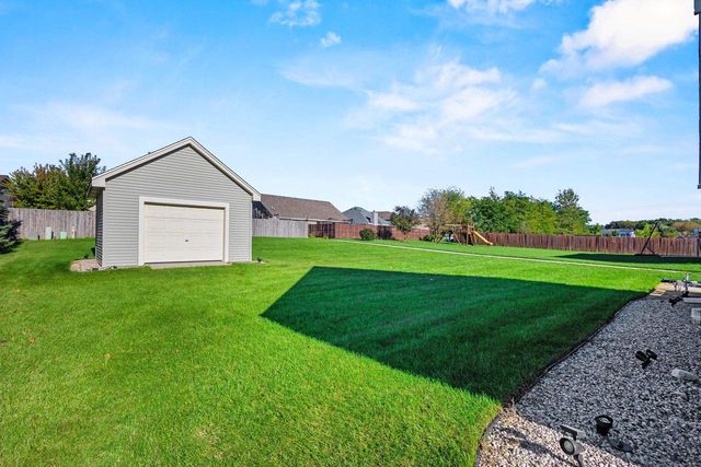 52 RUSHMORE LANE, Hartford, WI 53027