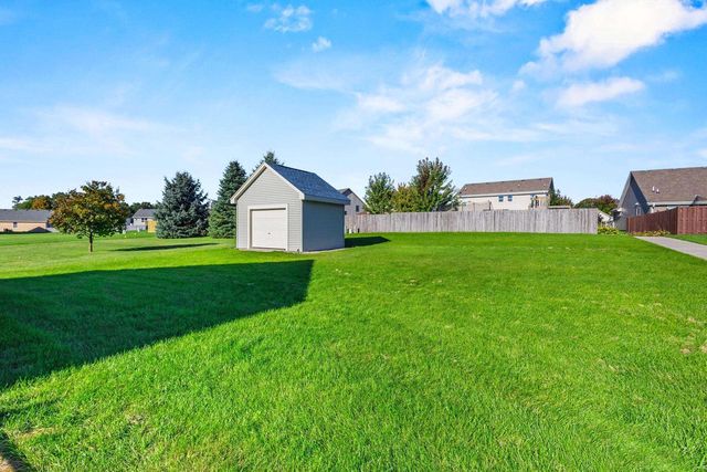 52 RUSHMORE LANE, Hartford, WI 53027
