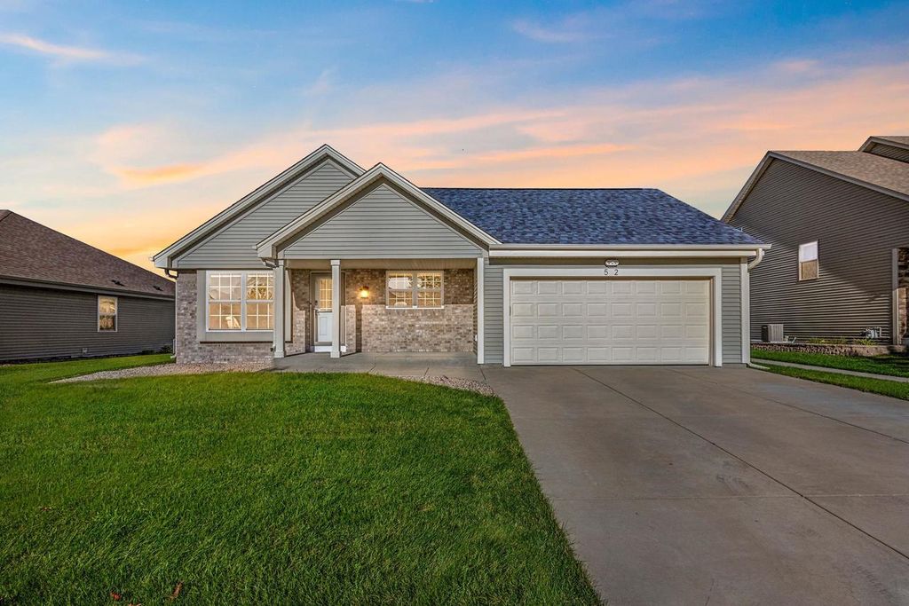 52 RUSHMORE LANE, Hartford, WI 53027