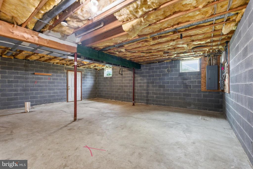 Image 12 of property listing at 11339 GIFT RD, Clear Spring, MD 21722