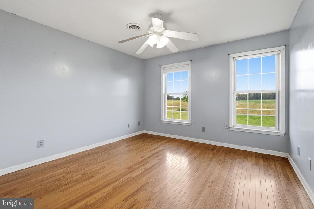Image 15 of property listing at 11339 GIFT RD, Clear Spring, MD 21722