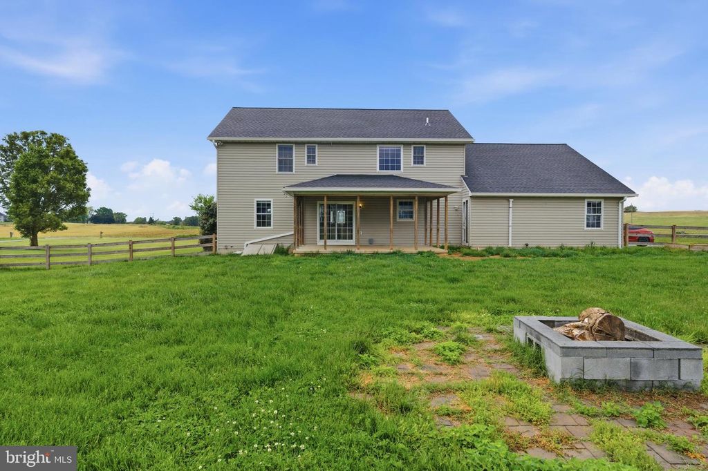Image 18 of property listing at 11339 GIFT RD, Clear Spring, MD 21722