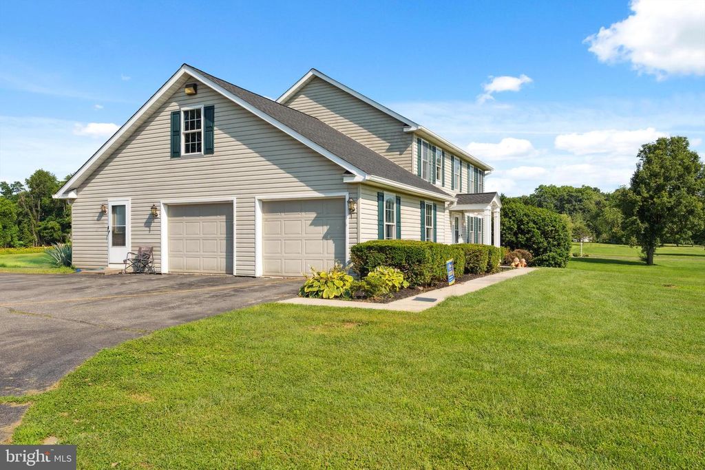 Image 3 of property listing at 11339 GIFT RD, Clear Spring, MD 21722
