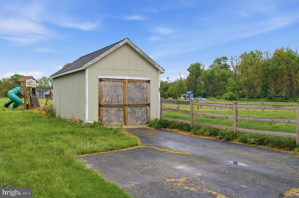 Image 52 of property listing at 11339 GIFT RD, Clear Spring, MD 21722