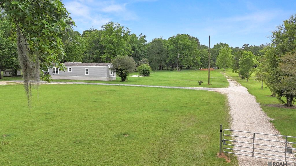 1907 Nesom Rd, Denham Springs, LA 70706