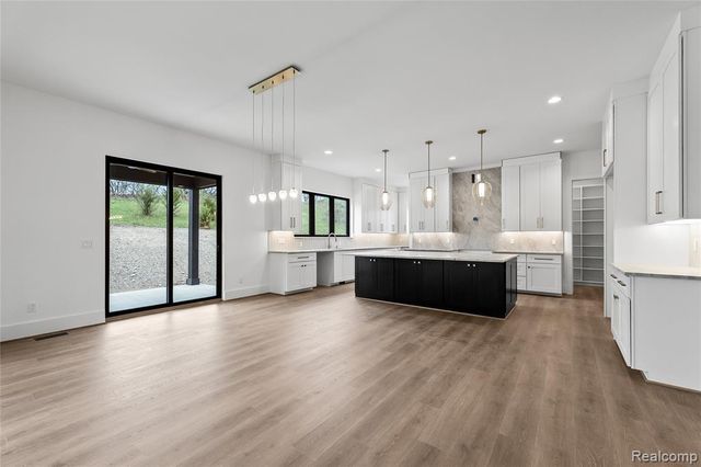 4369 The Heights Boulevard, Oakland, MI 48306