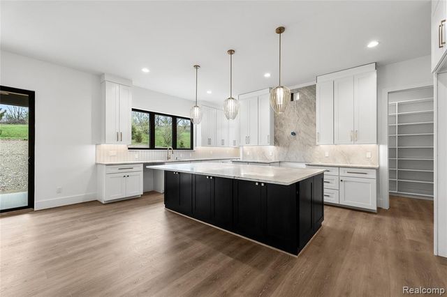4369 The Heights Boulevard, Oakland, MI 48306