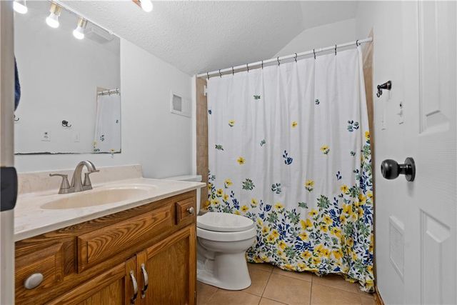 720 Sandpiper Street, Raymore, MO 64083