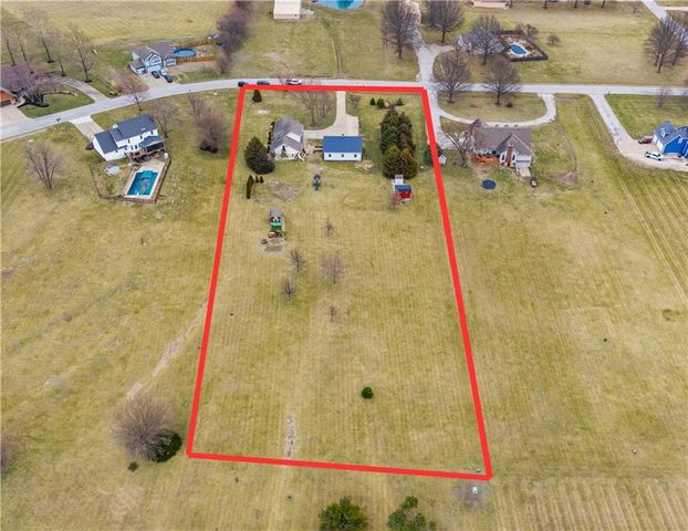 720 Sandpiper Street, Raymore, MO 64083