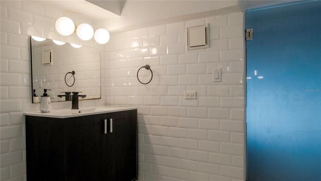 203 RECINTO SUR 5, Old San Juan, PR 00901