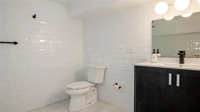 203 RECINTO SUR 5, Old San Juan, PR 00901