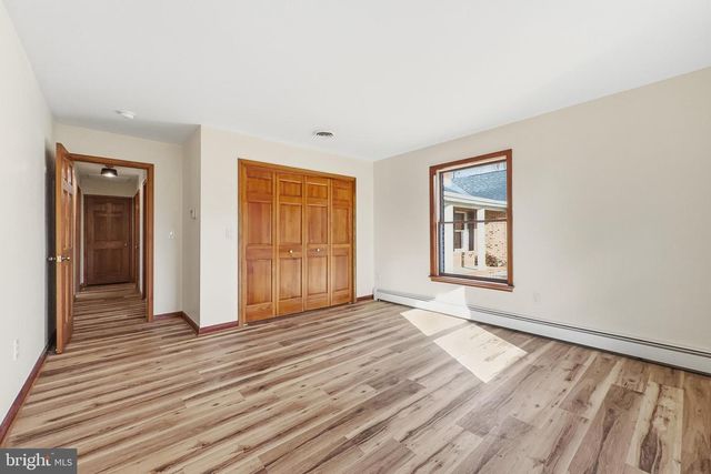 1005 OXFORD RD, Lincoln University, PA 19352