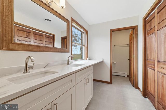 1005 OXFORD RD, Lincoln University, PA 19352