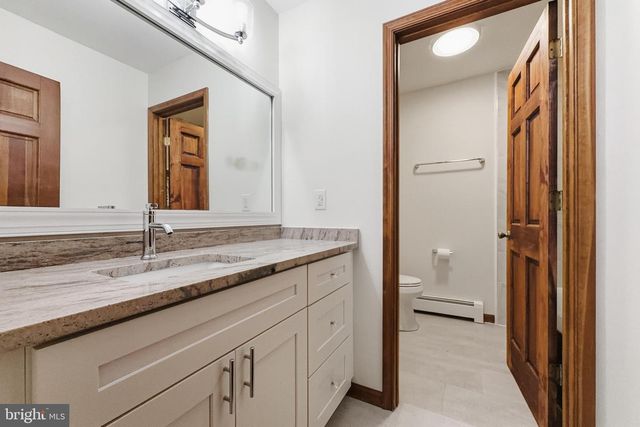 1005 OXFORD RD, Lincoln University, PA 19352